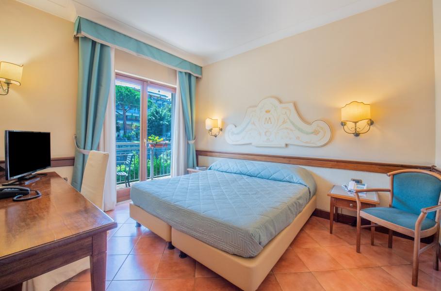 Double Classic room with Balcony or Terrace Station View